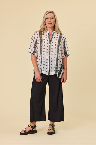 Florence Blouse Nomad worn with the Voyager pants in Black knit