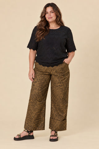 Jorja, NZ size 16, wearing the Sahara Barrel Jeans in Panther with the Luna Top in black — Libertine The Label