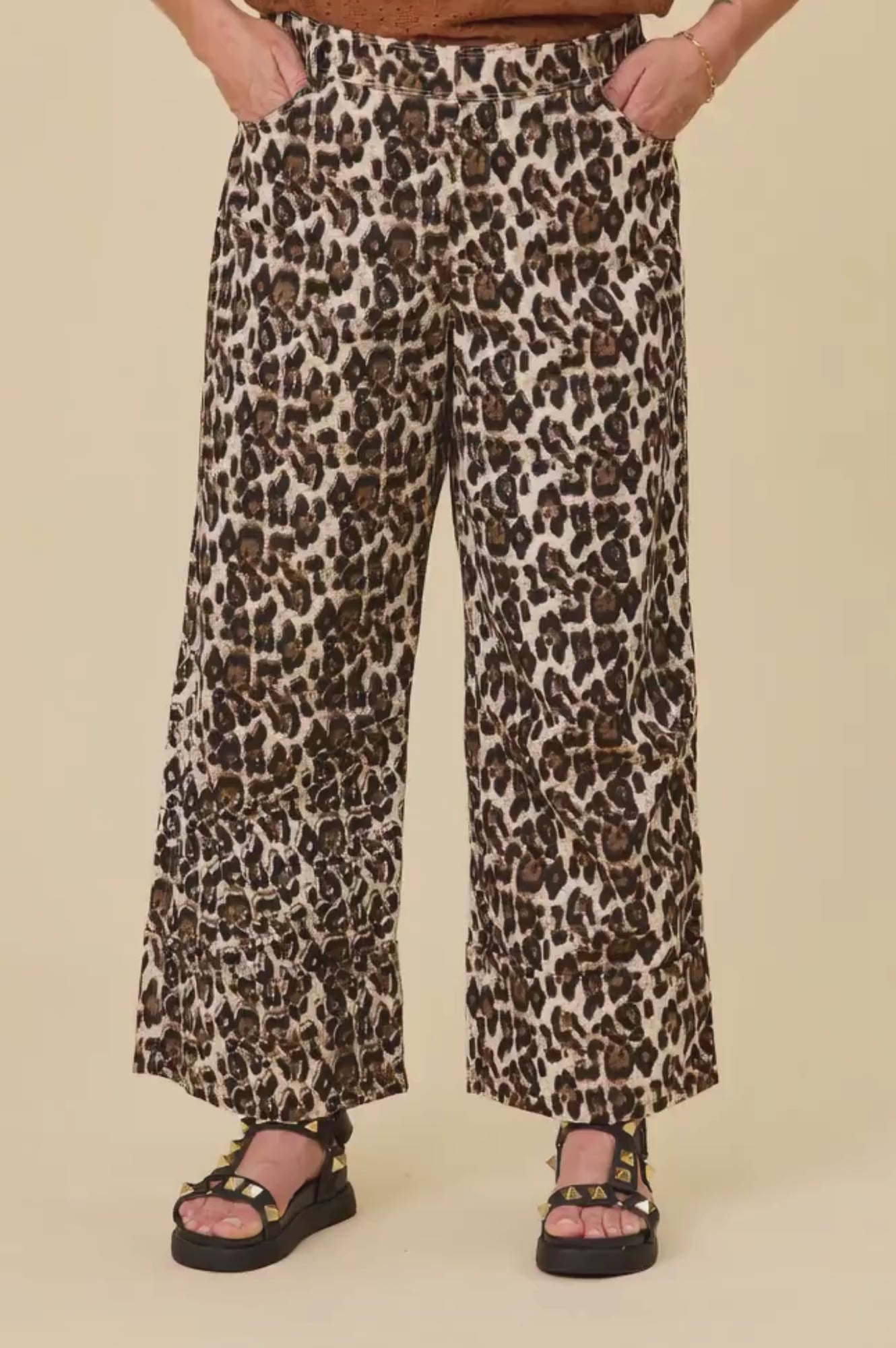 Video of the Sahara Barrel Jeans | Leopard | Libertine The Label